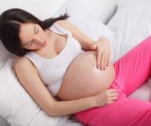 Растяжки у беременных: причины, профилактика и методы устранения