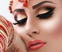 Jak wykonać orientalny makijaż?