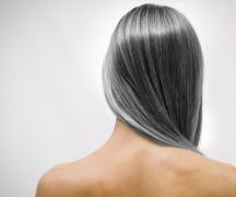 Ankstyvas plaukų žilimas: priežastys ir gydymas moterims ir vyrams